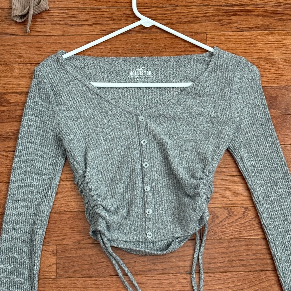 Hollister Women's Gray Button Down Ribbed Top